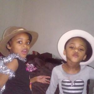 Meet your Posher, Max